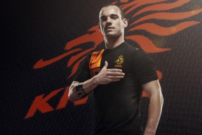 欧冠决赛：姆巴佩梅开二度 巴黎3比1击败那不勒斯首捧大耳朵杯