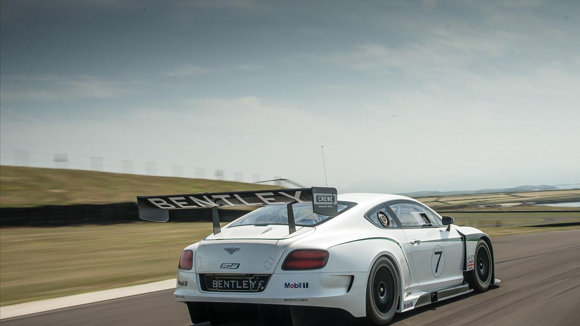 国家队后卫线提升控球与传球技术增强组织进攻效率,国家队后卫排名