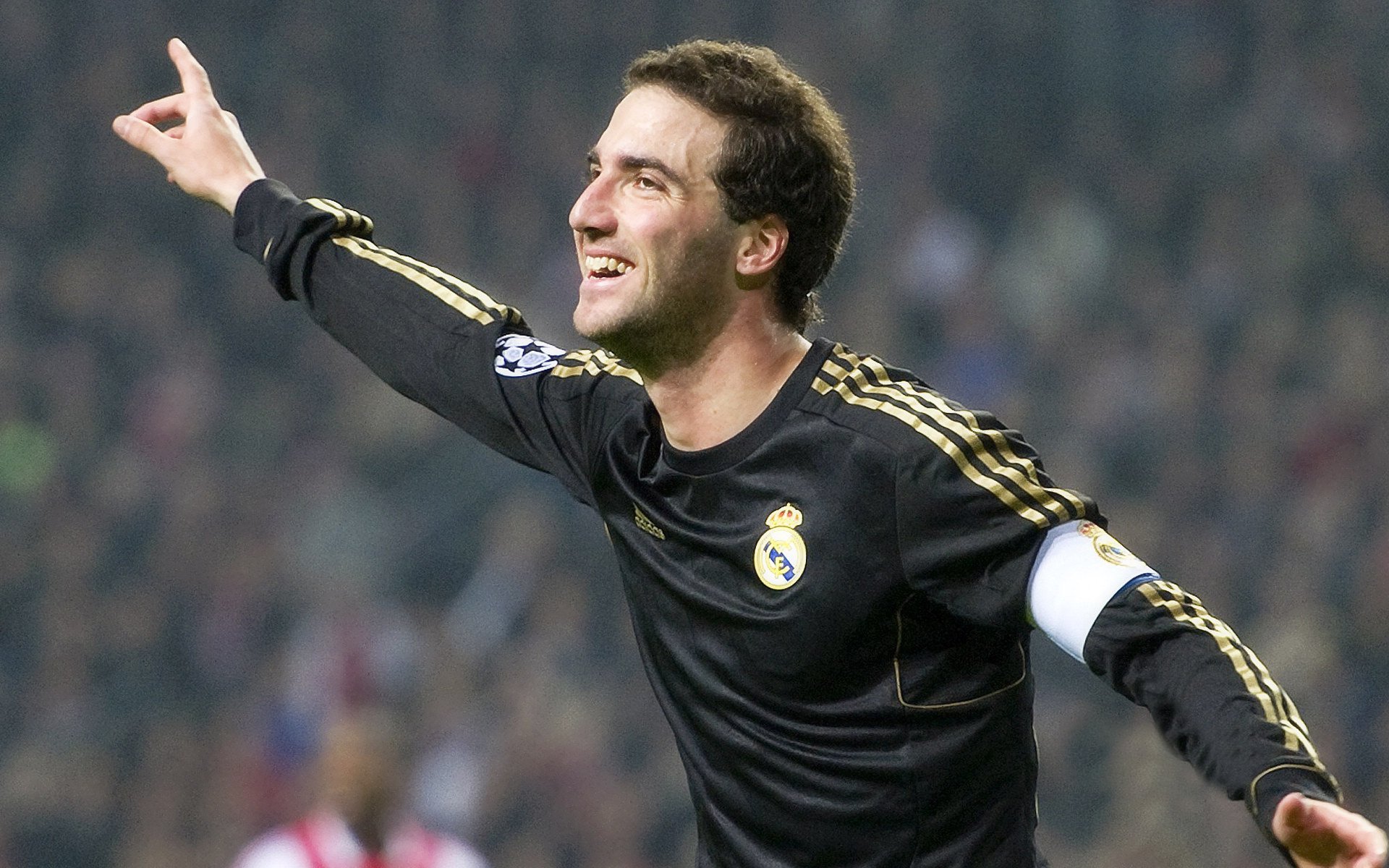 西甲明星对决:精彩突破点燃赛场!,西甲 阵容