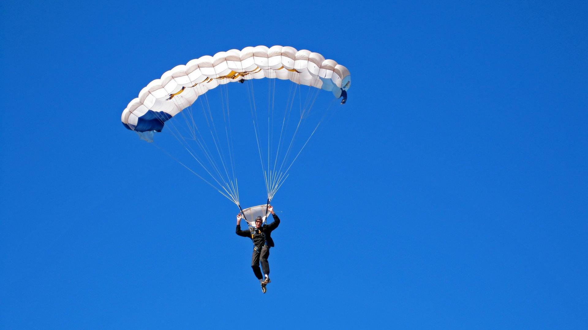 Clark 贡献全面,是球队核心,clarke球员